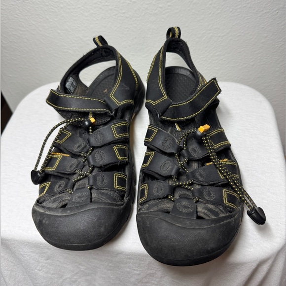Keen Men’s Newport H2 Closed Toe Black Yellow Outdoor Rugged Sandals Size 6 - Picture 6 of 13